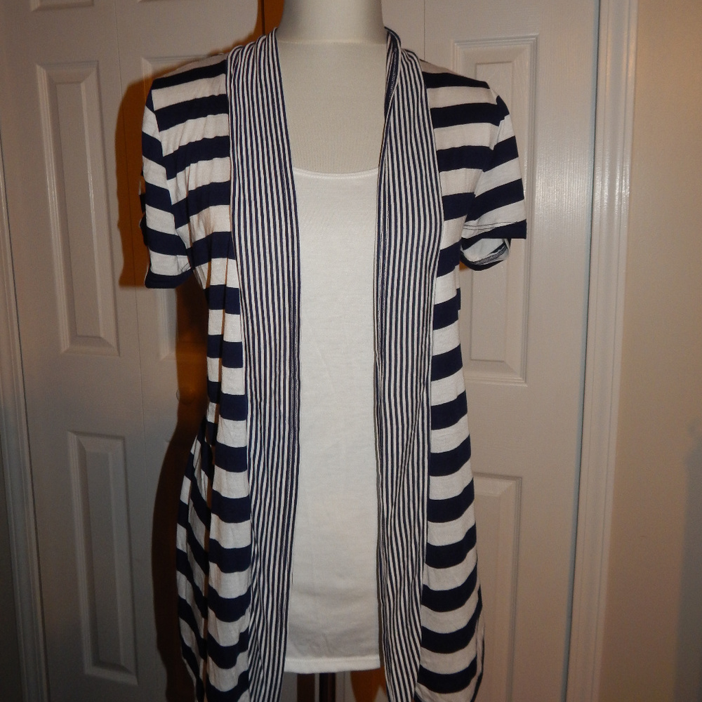 Robin's Nest Maternity blouse with open back